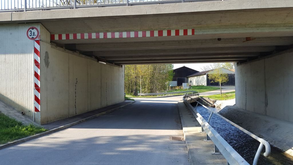 Brückenentwässerungsleitung aus GFK
Mai 2018