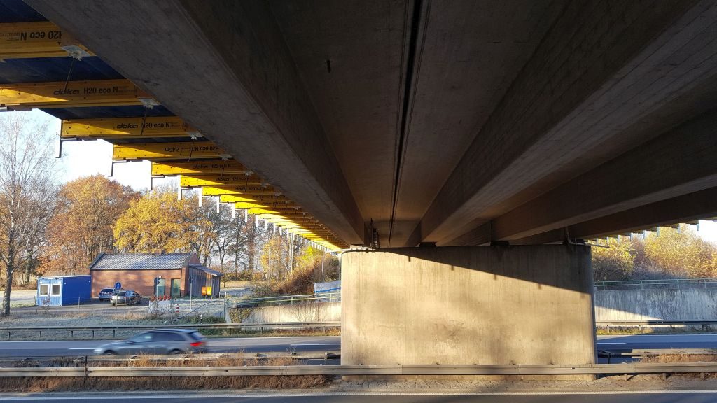 Brückenentwässerungsleitung aus GFK Rohr Mai 2018 - Nov. 2018