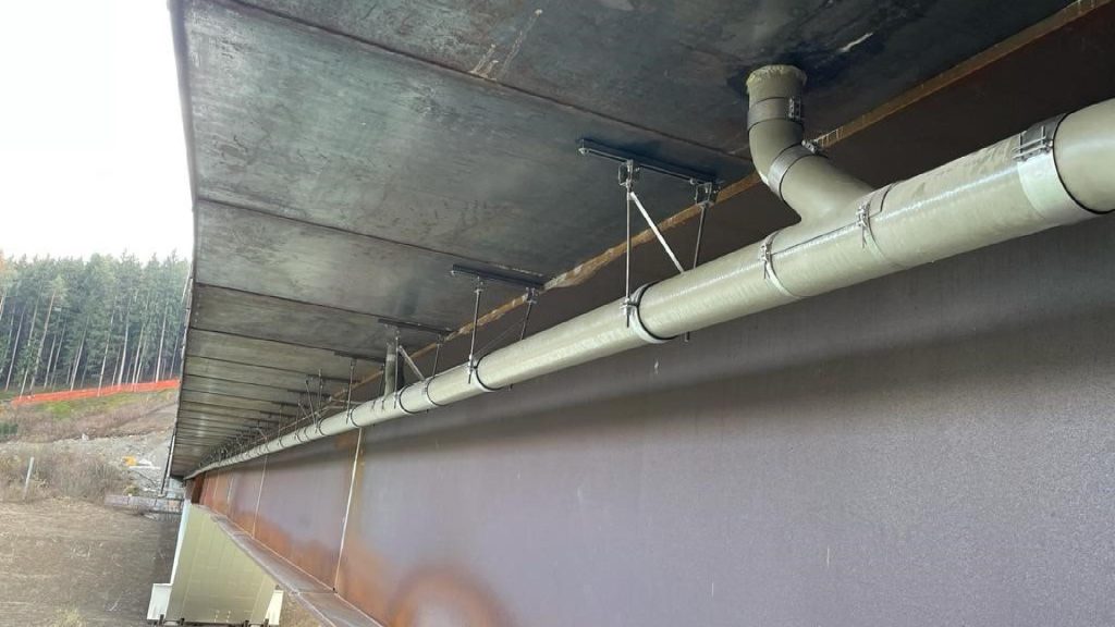 Brückenentwässerungsleitung aus GFK