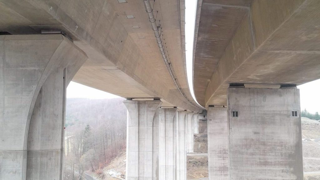 Brückenentwässerung aus GFK